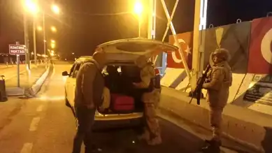 Ağrı'da 53 Düzensiz Göçmen Yakalandı, Kaçak Botoks Ele Geçirildi