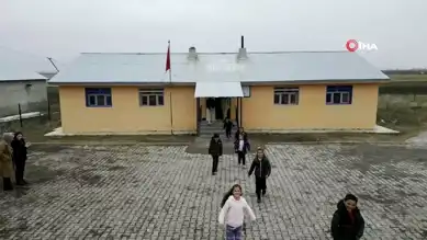 Ağrı Köy Okulu Çocuklarına Kış Desteği