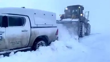 Patnos'ta Kar Yağışı Mahsur Kalan Ekipleri Vurdu!