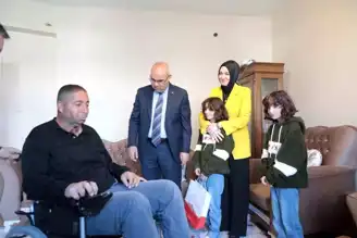 Vali, Özel Gereksinimli Bireye Destek Oldu