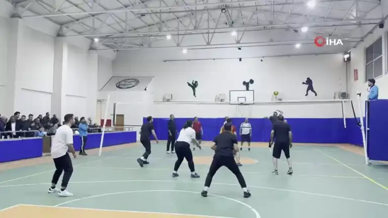 Öğretmenler Günü'nde Şehitlere Vefa Maçı