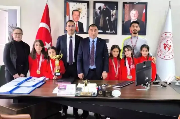 Doğu Anadolu Bölgesi'nde Okul Sporları Şampiyonları Ödüllendirildi