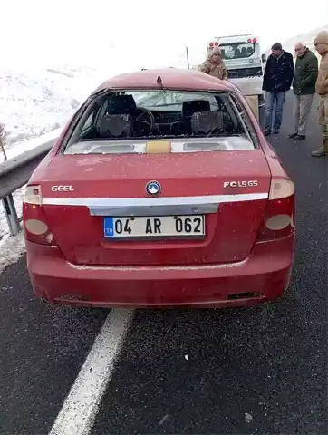 Ağrı'da Trafik Kazaları: 3 Yaralı