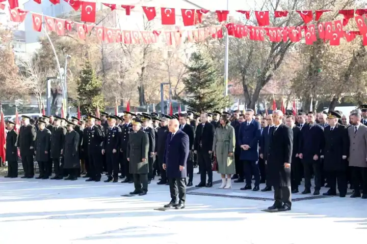 Atatürk'ün Ölüm Yıl Dönümü Anıldı