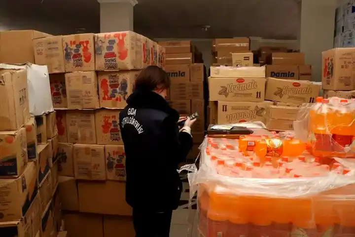 Ağrı'da 23 Kamyon Son Tüketim Tarihi Geçmiş Gıda İmha Edildi